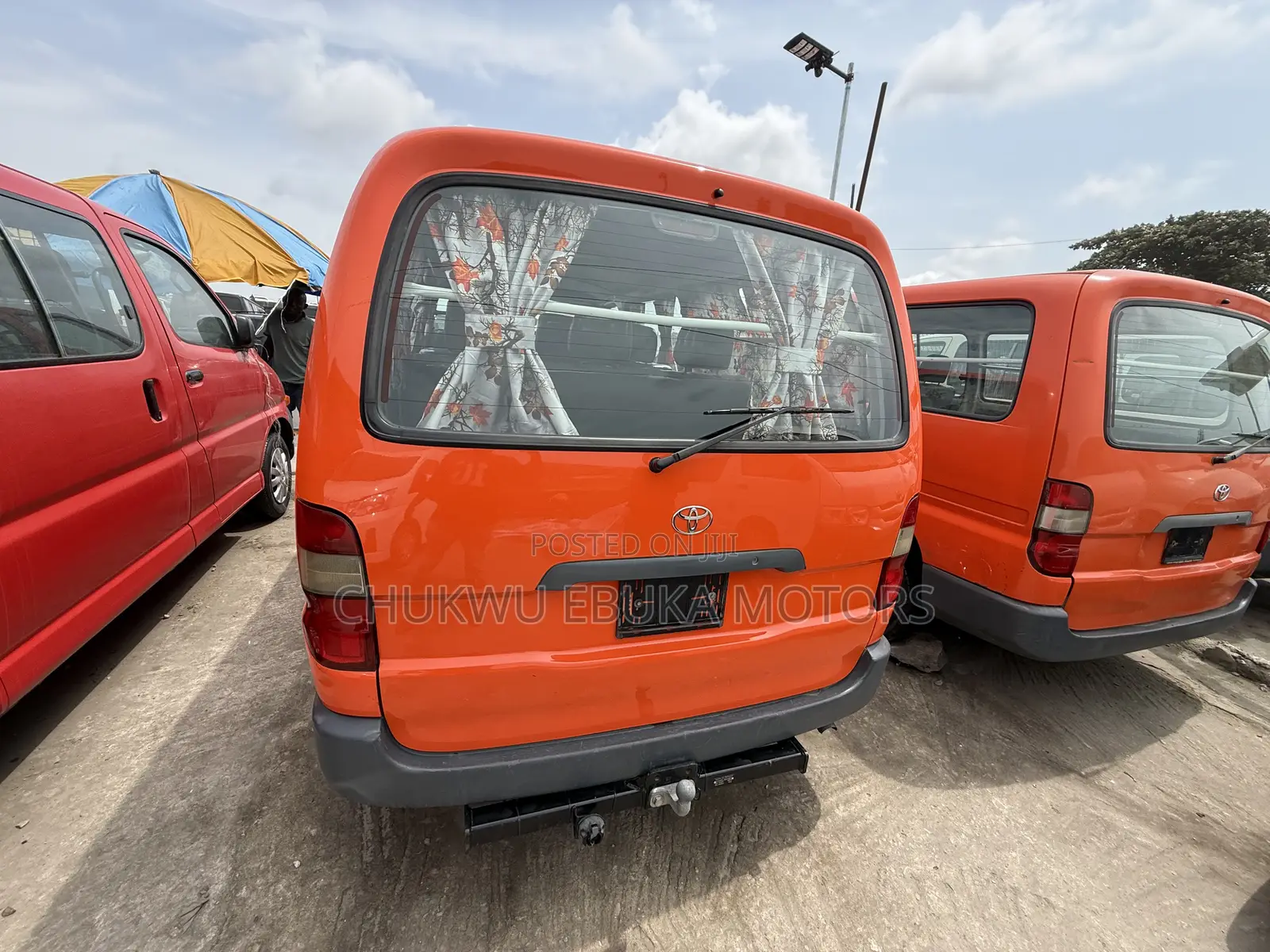 Toyota HiAce 2004 Red
