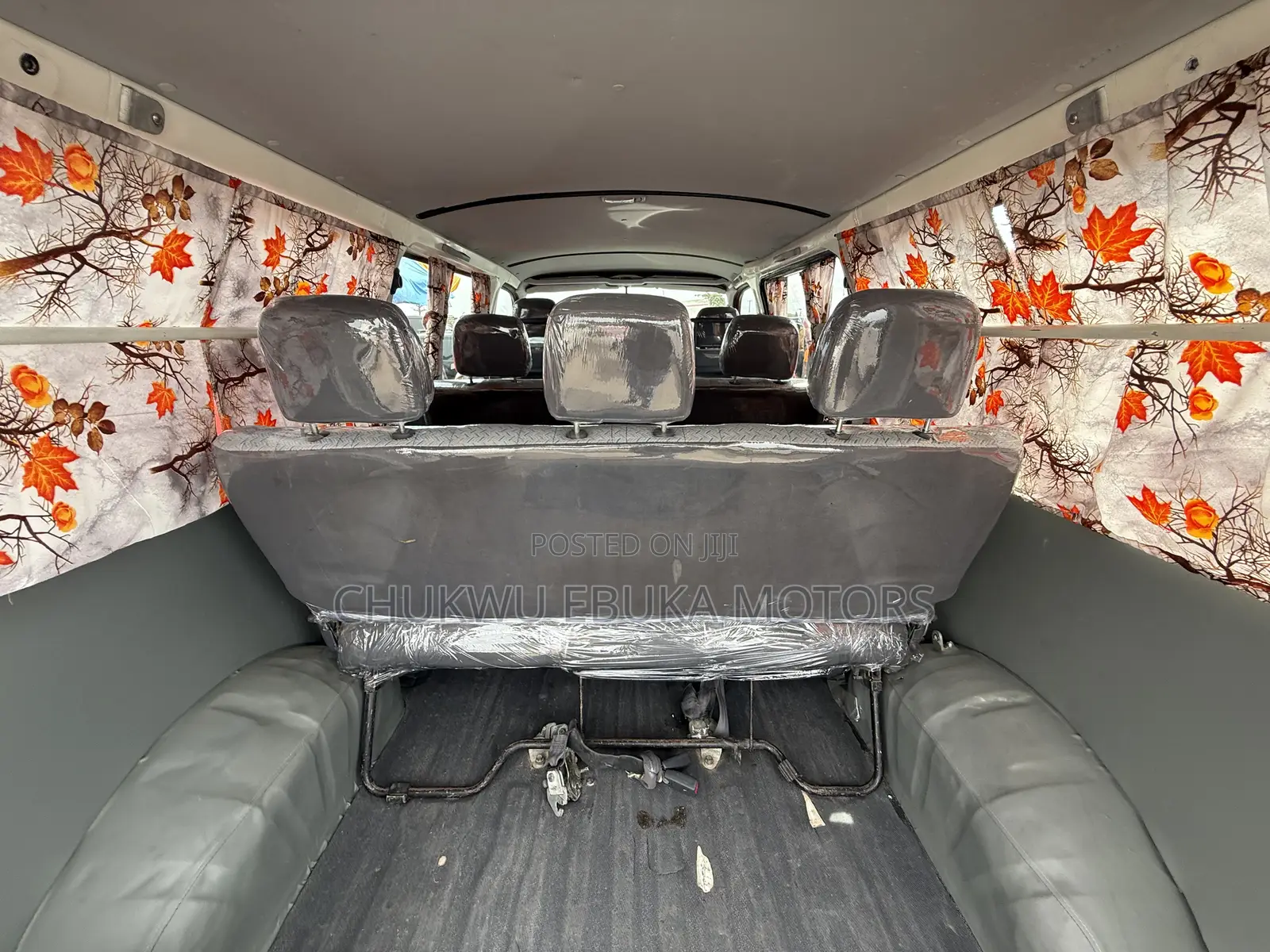 Toyota HiAce 2004 Red