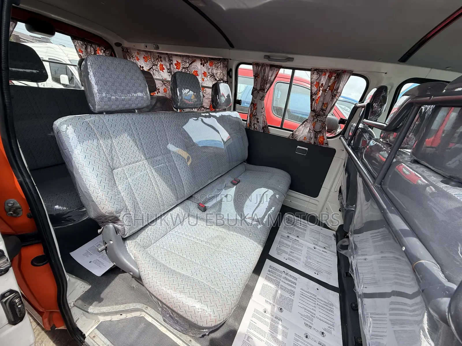 Toyota HiAce 2004 Red