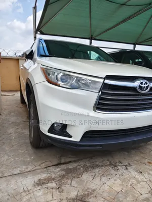 Toyota Highlander XLE 4dr SUV AWD (3.5L 6cyl 6A) 2015 White