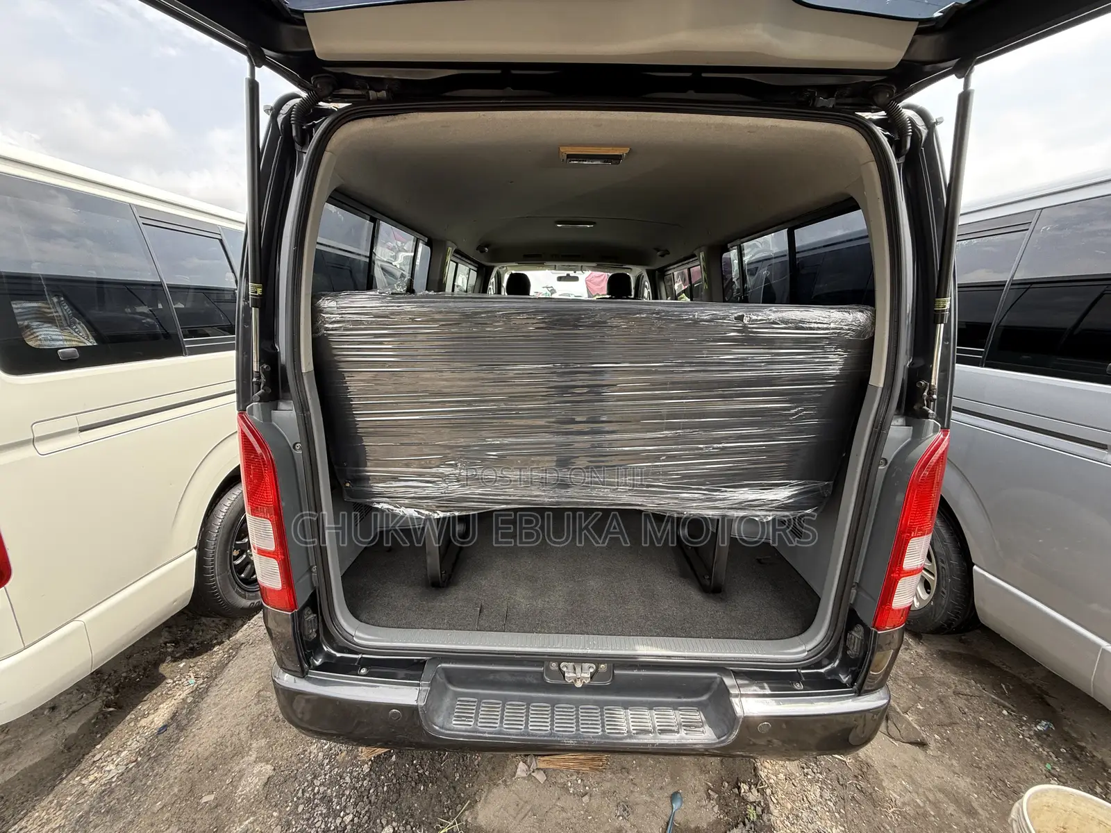 Toyota HiAce 2013 Grey