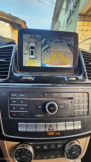 Installed Factory Screen With 360-Degree Camera on Gle 2015