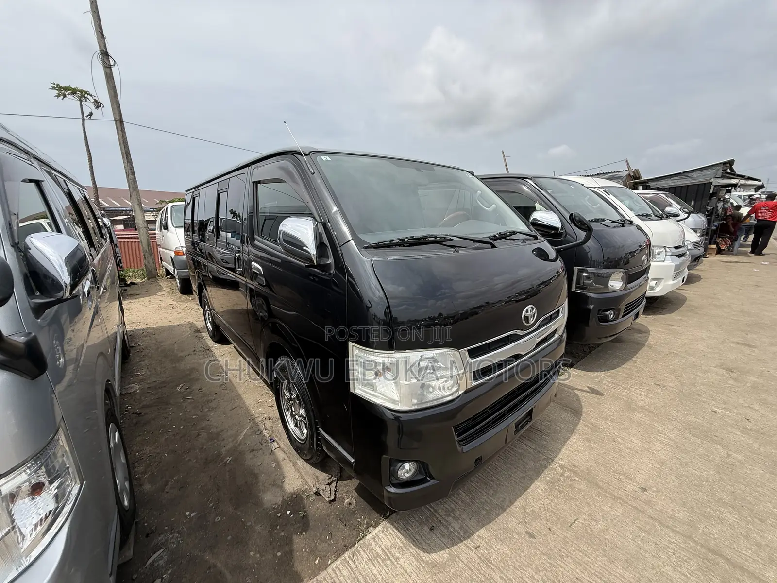 Toyota HiAce 2013 Black