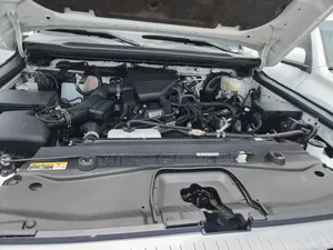 Toyota Land Cruiser Prado 2024 White