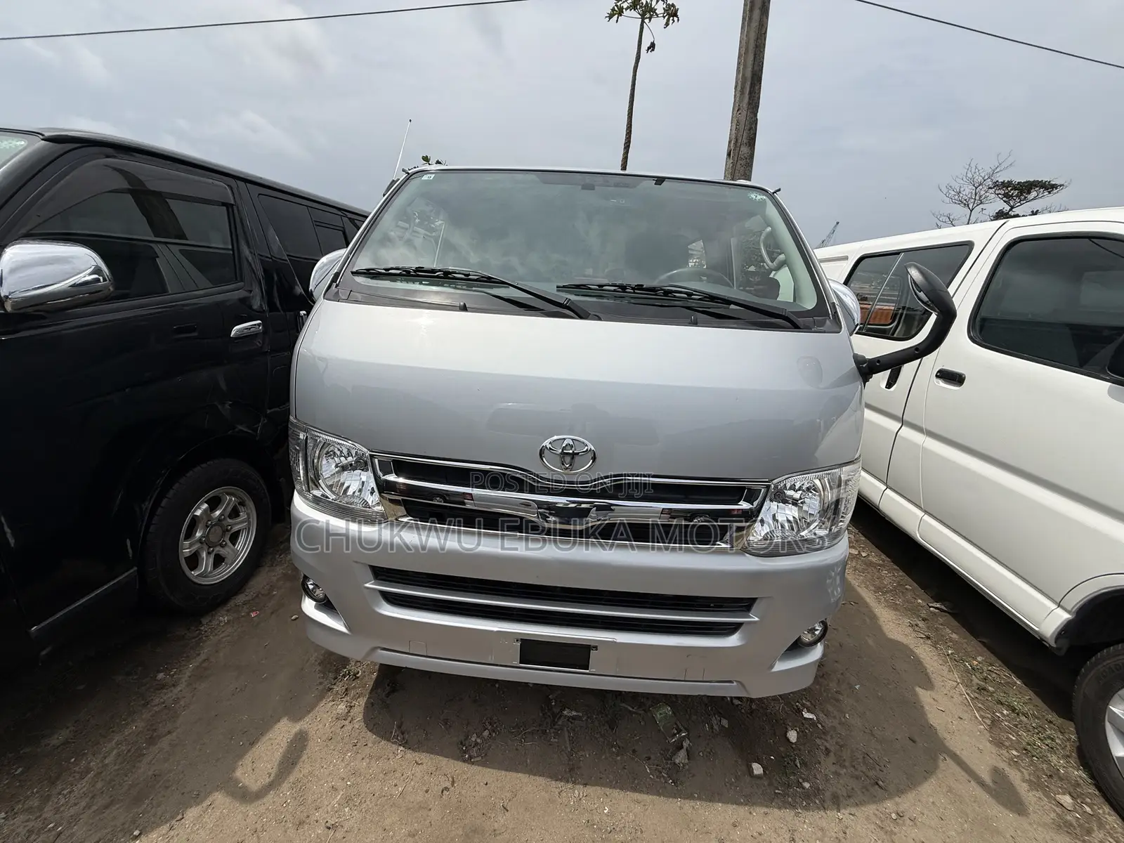 Toyota HiAce 2012 Silver