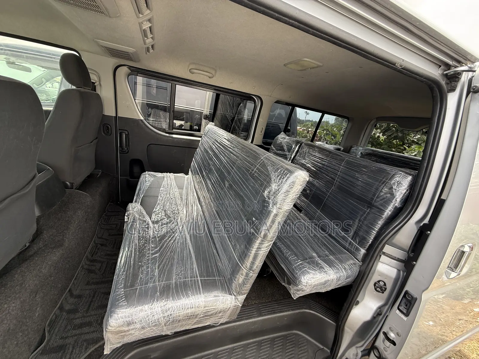 Toyota HiAce 2012 Silver