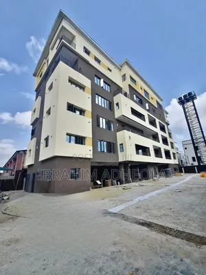 3bdrm Apartment in Ikeja Gra for sale