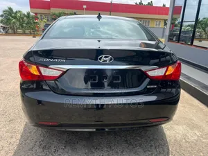 Hyundai Sonata Limited Sedan FWD (2.4L 4cyl 6A) 2012 Black