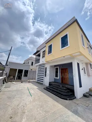 4bdrm Duplex in Carlton Gate Estate, Ibadan for sale
