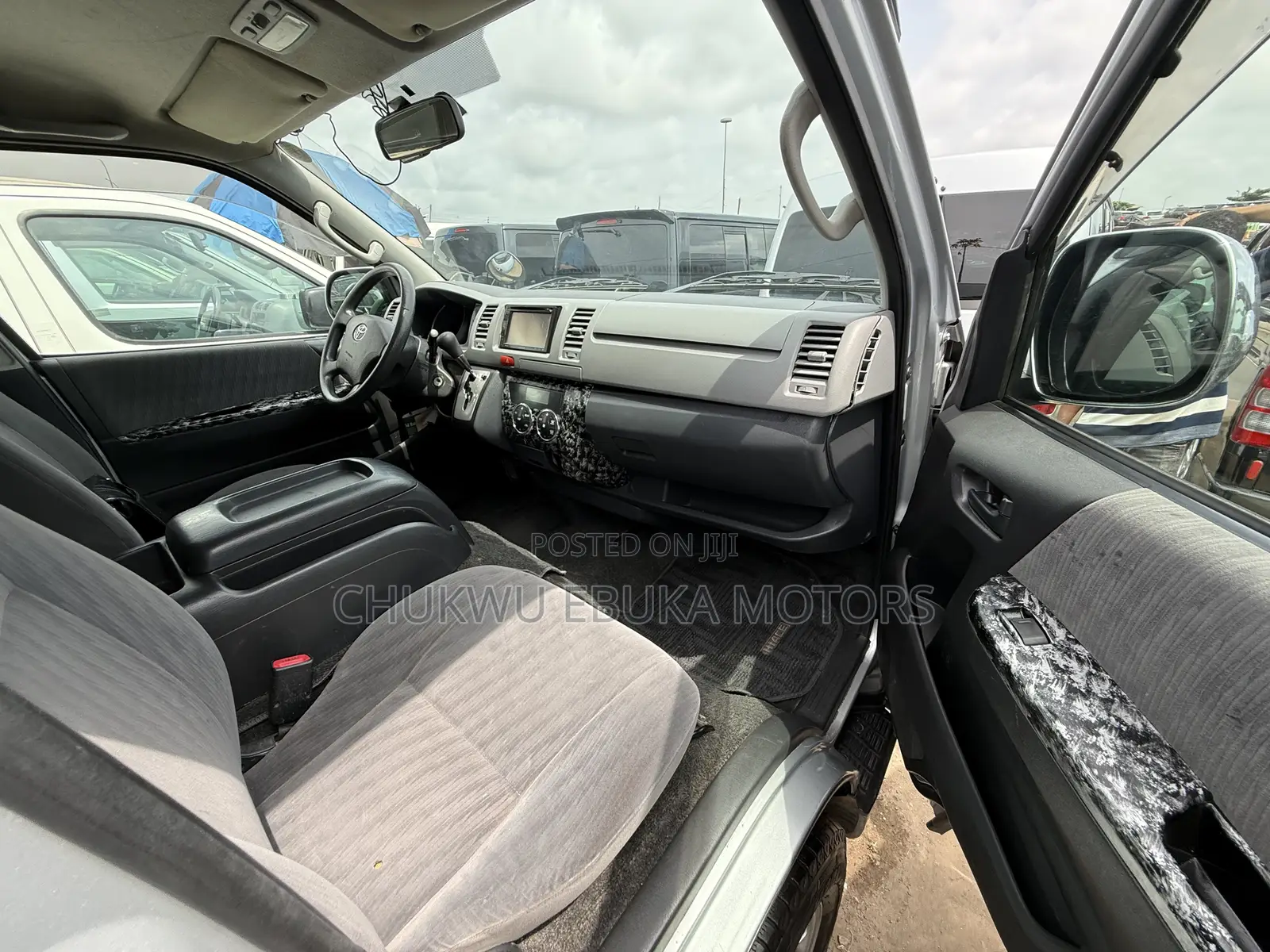 Toyota HiAce 2012 Silver