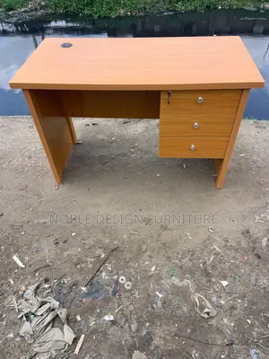 4feet Office Table