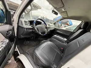 Toyota HiAce 2013 White
