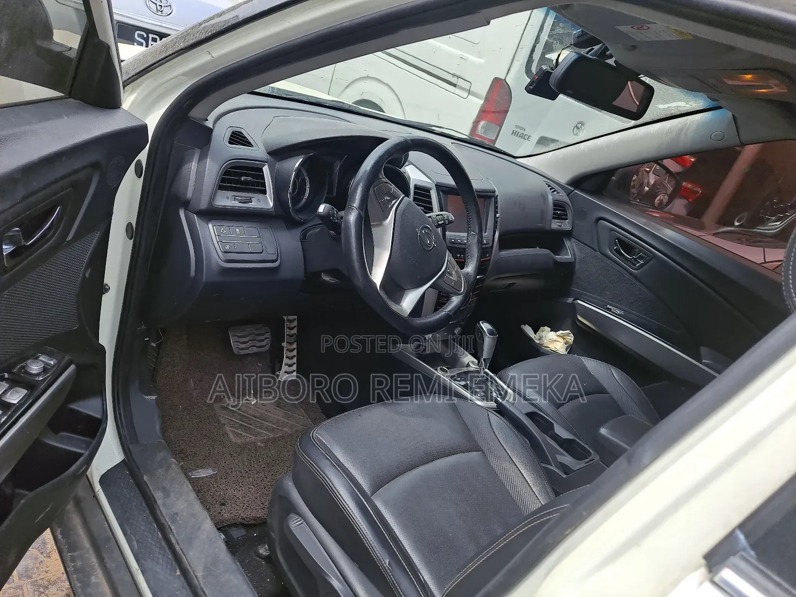 SsangYong Stavic 2016 White