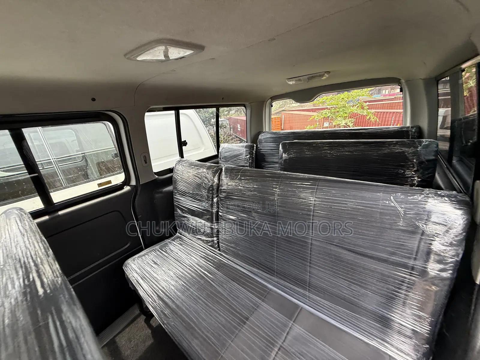 Toyota HiAce 2013 White
