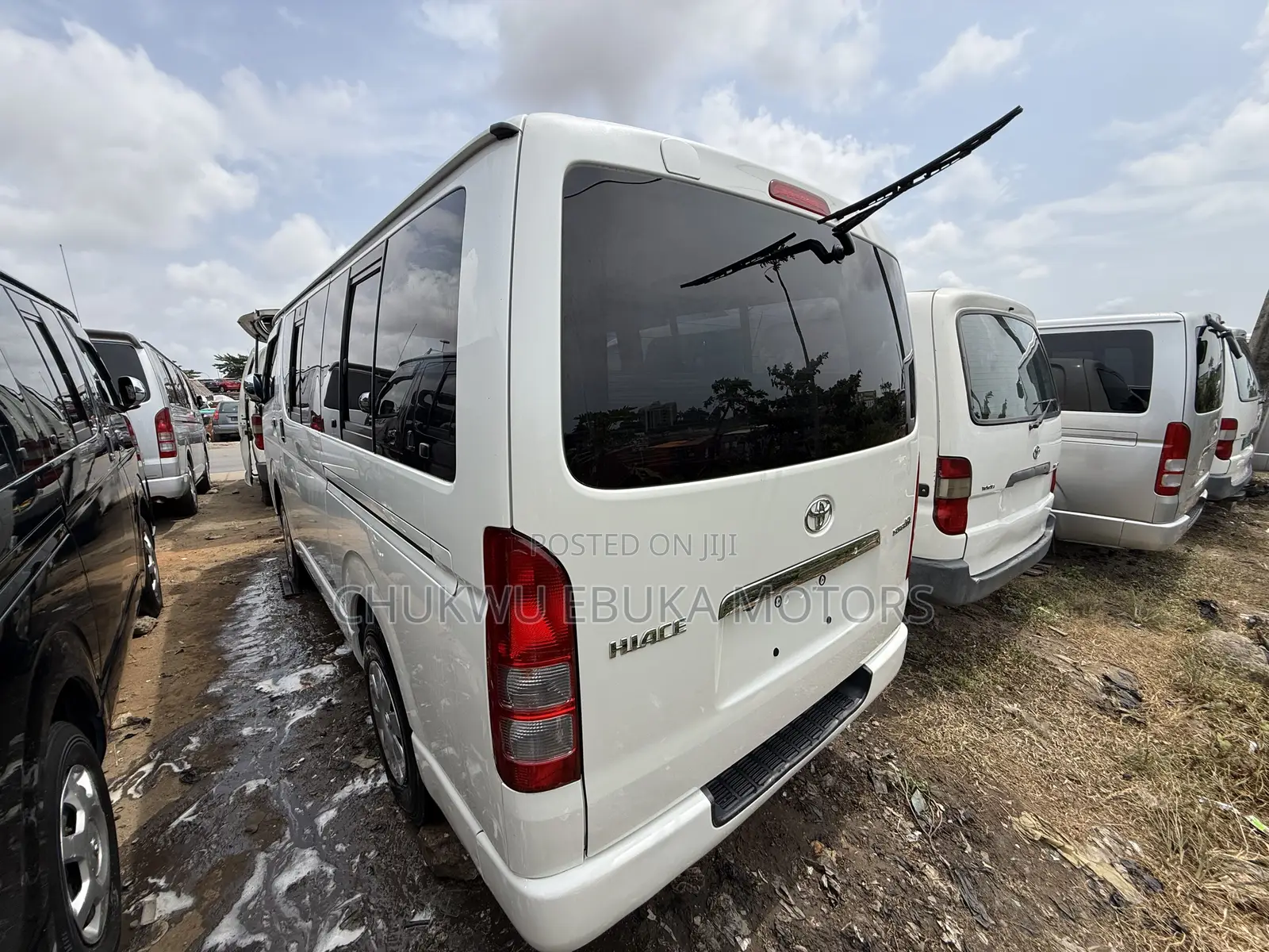 Toyota HiAce 2013 White
