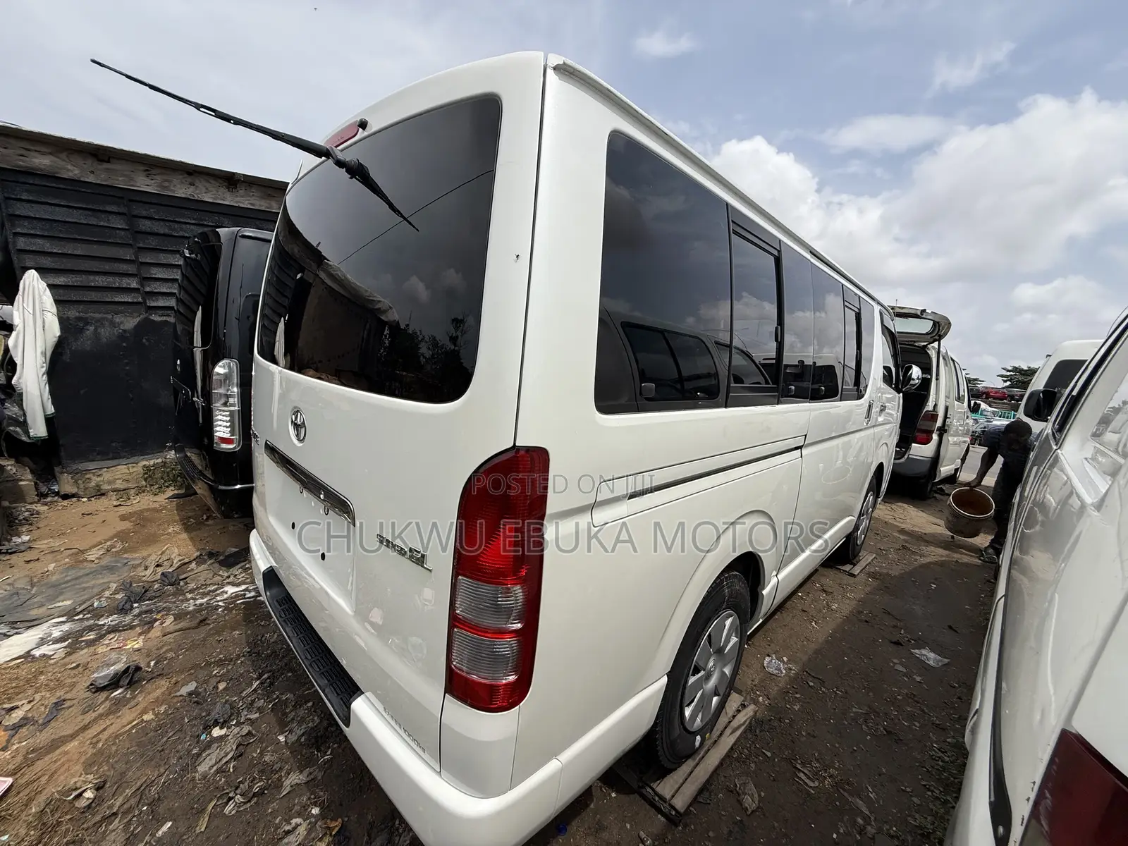 Toyota HiAce 2013 White
