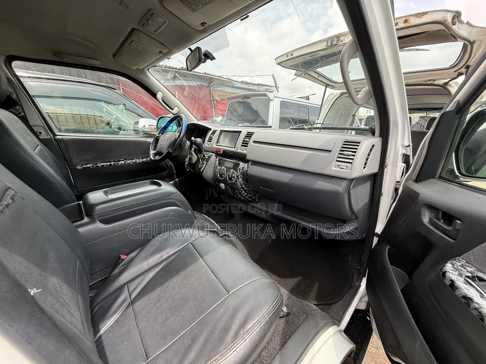 Toyota HiAce 2013 White