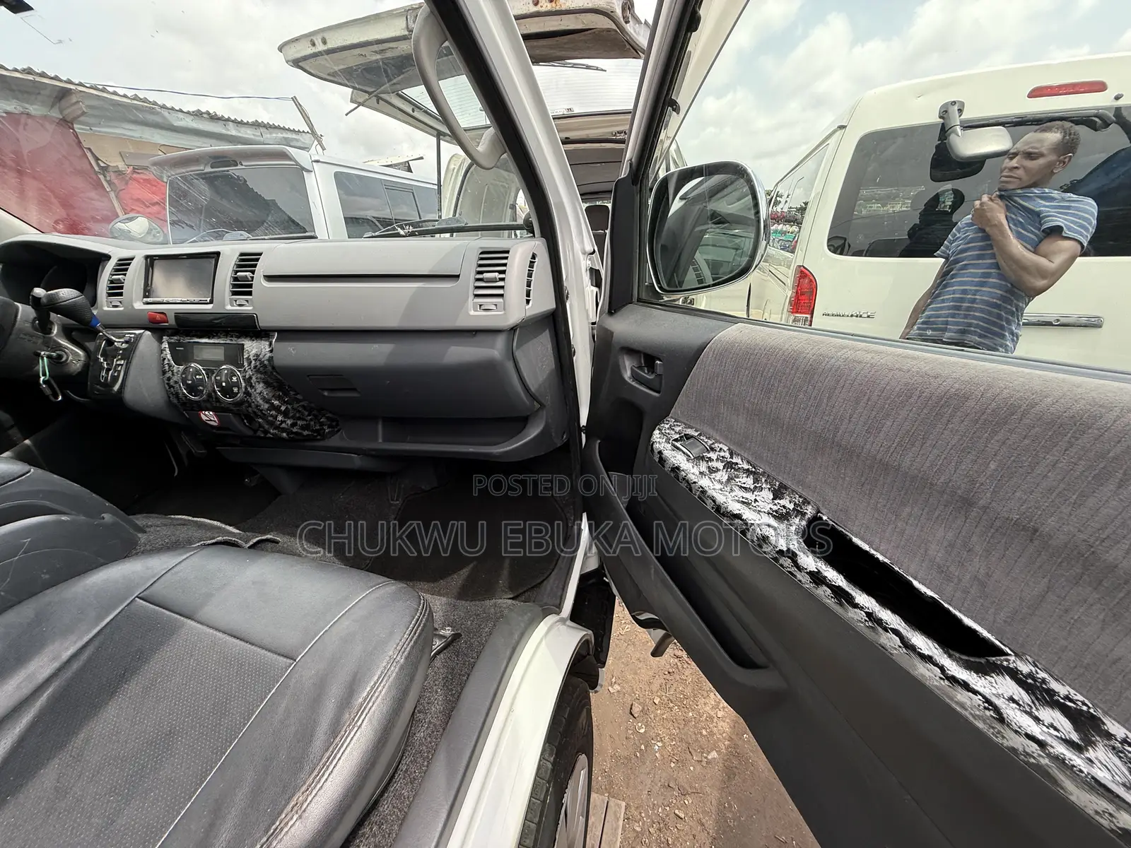 Toyota HiAce 2013 White