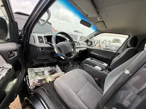 Toyota HiAce 2013 Grey