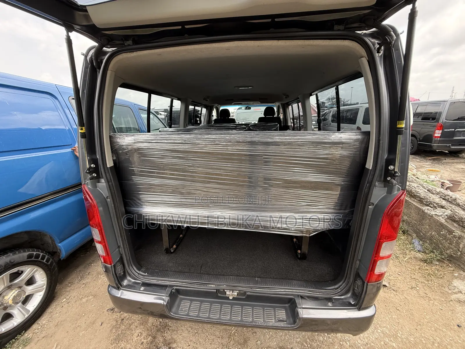Toyota HiAce 2013 Grey