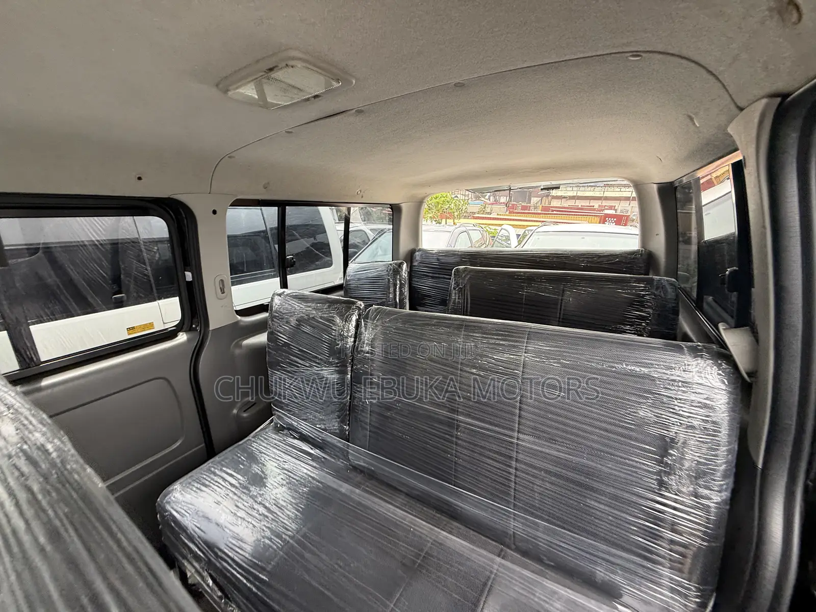 Toyota HiAce 2013 Black