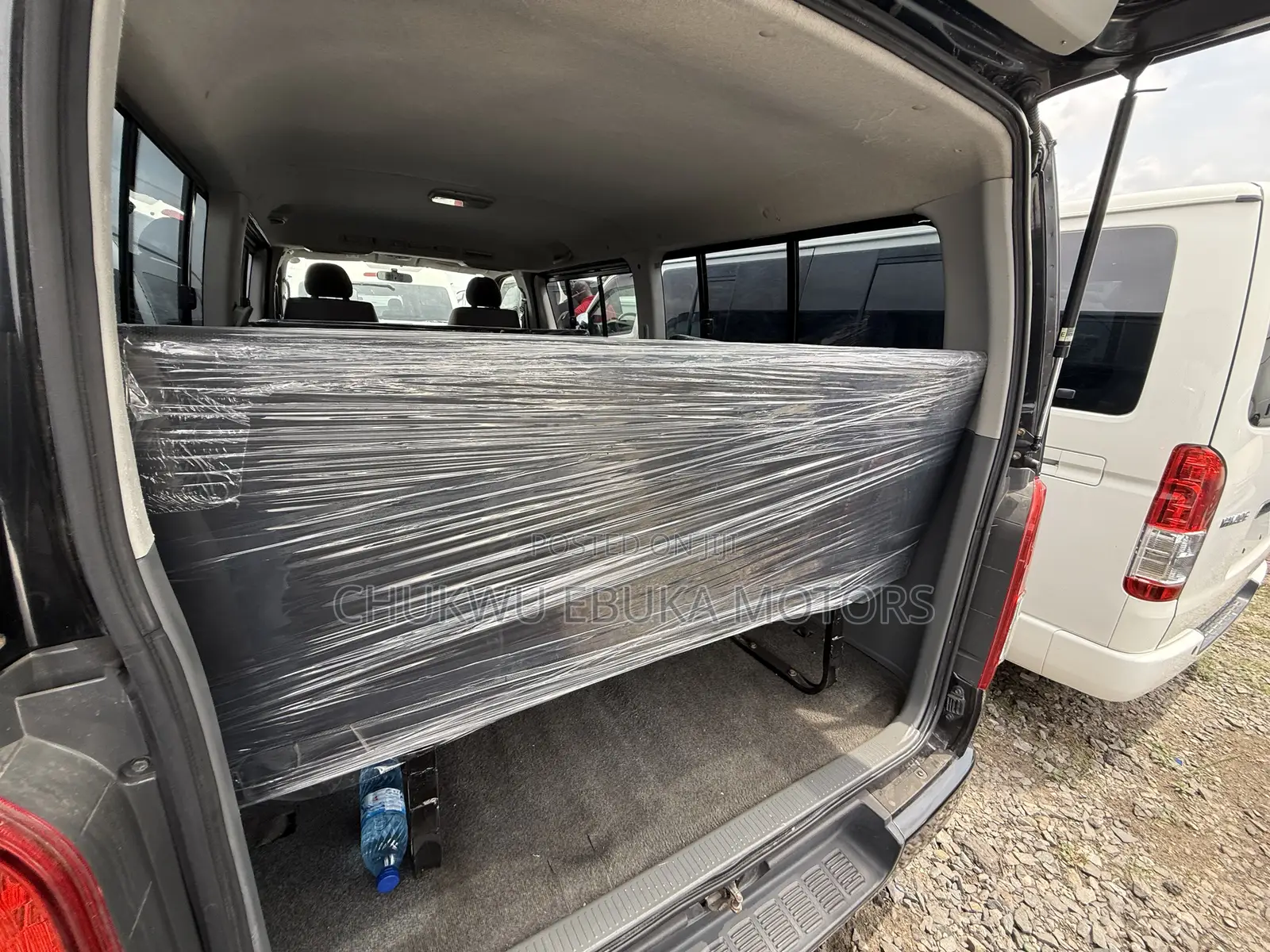 Toyota HiAce 2013 Black