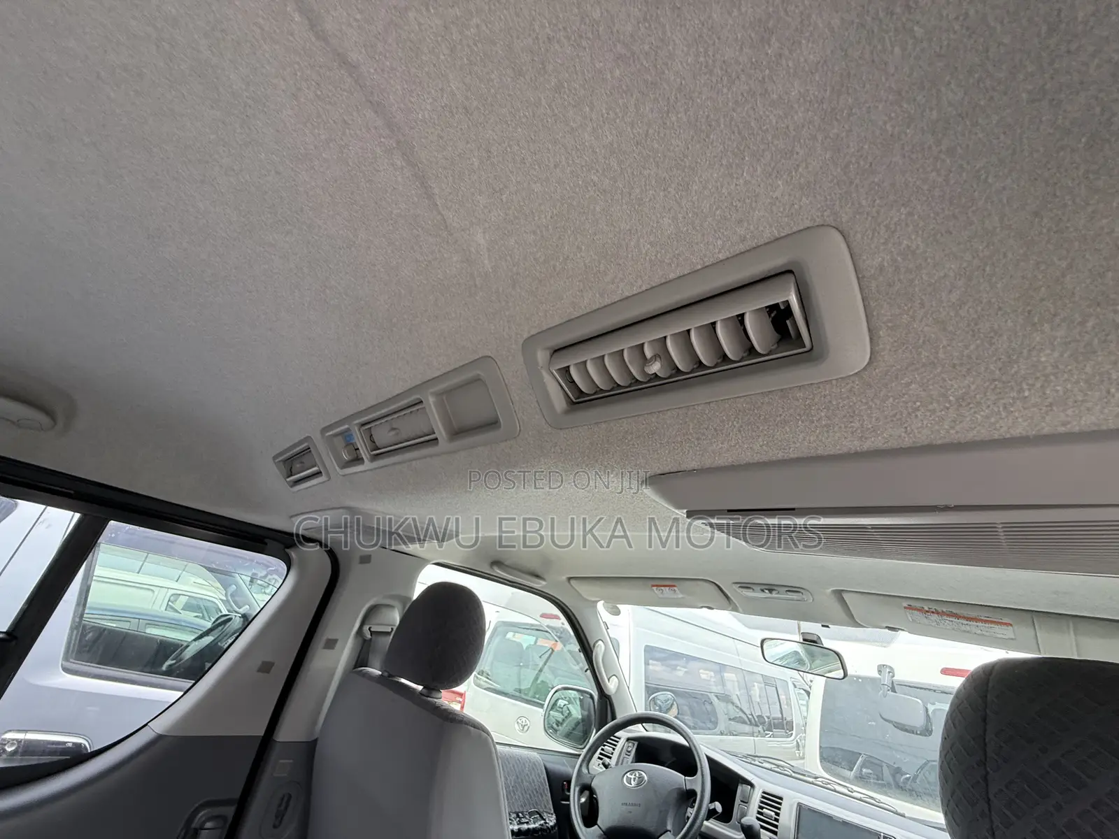 Toyota HiAce 2013 Black