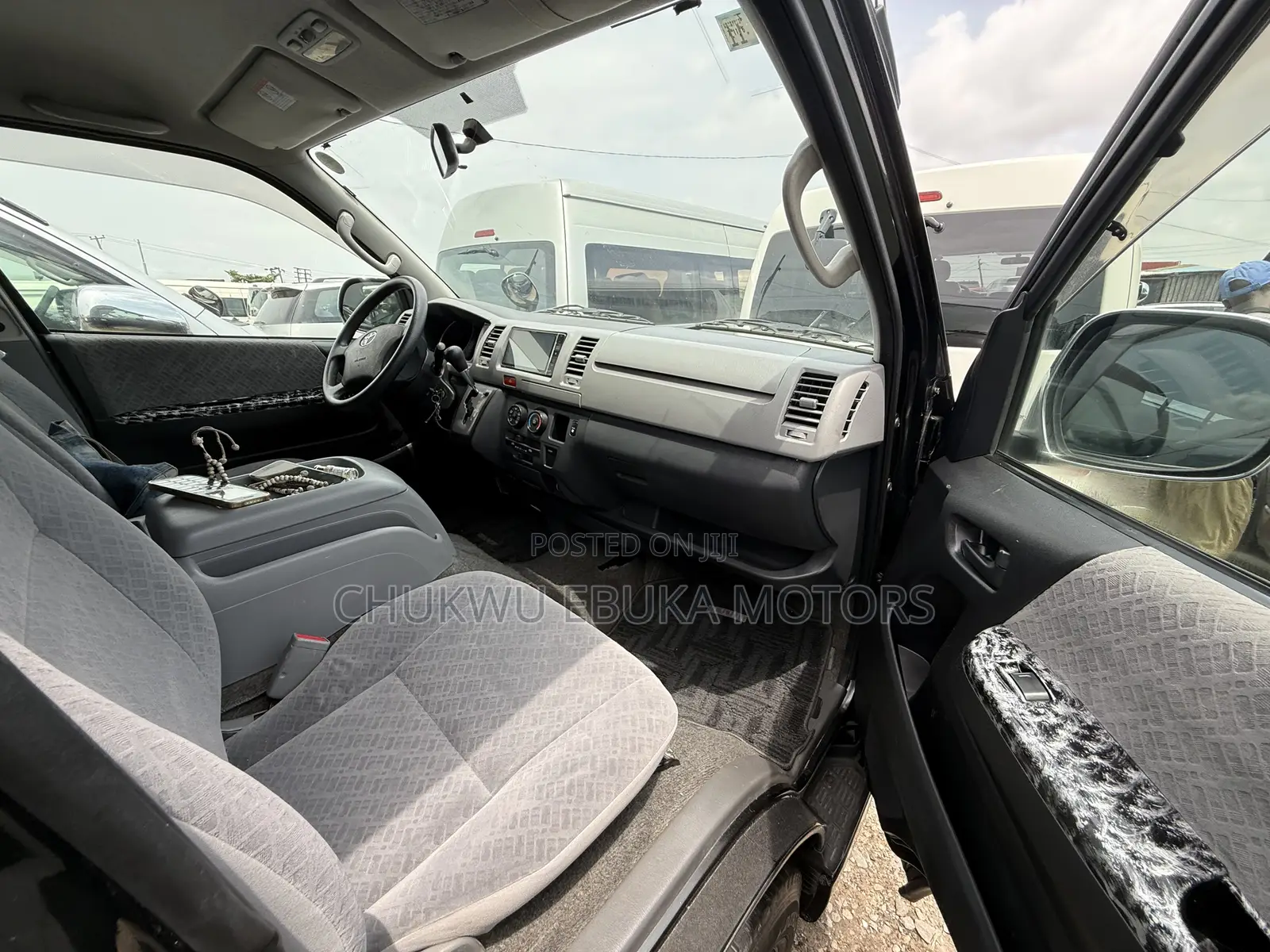 Toyota HiAce 2013 Black