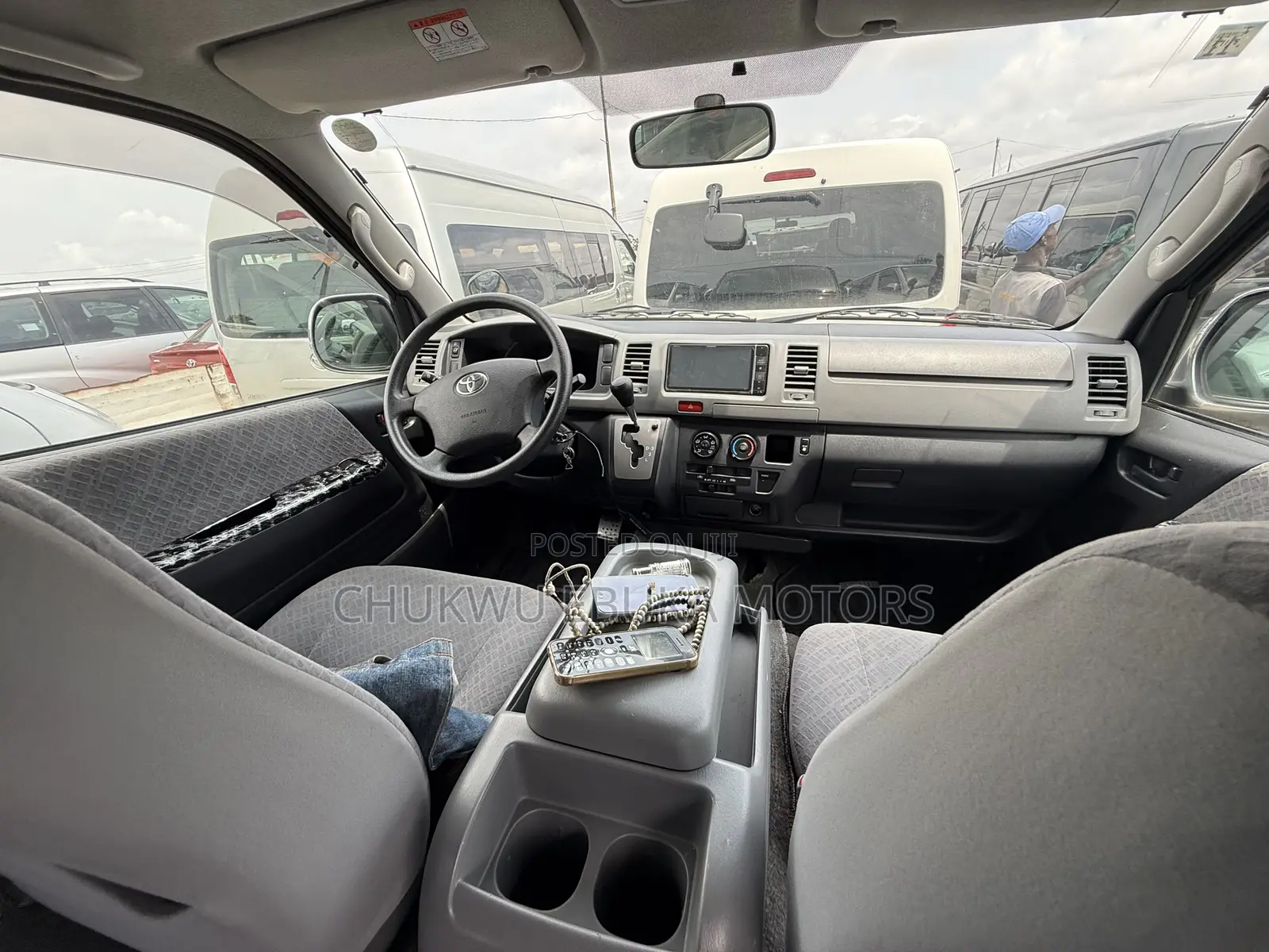Toyota HiAce 2013 Black