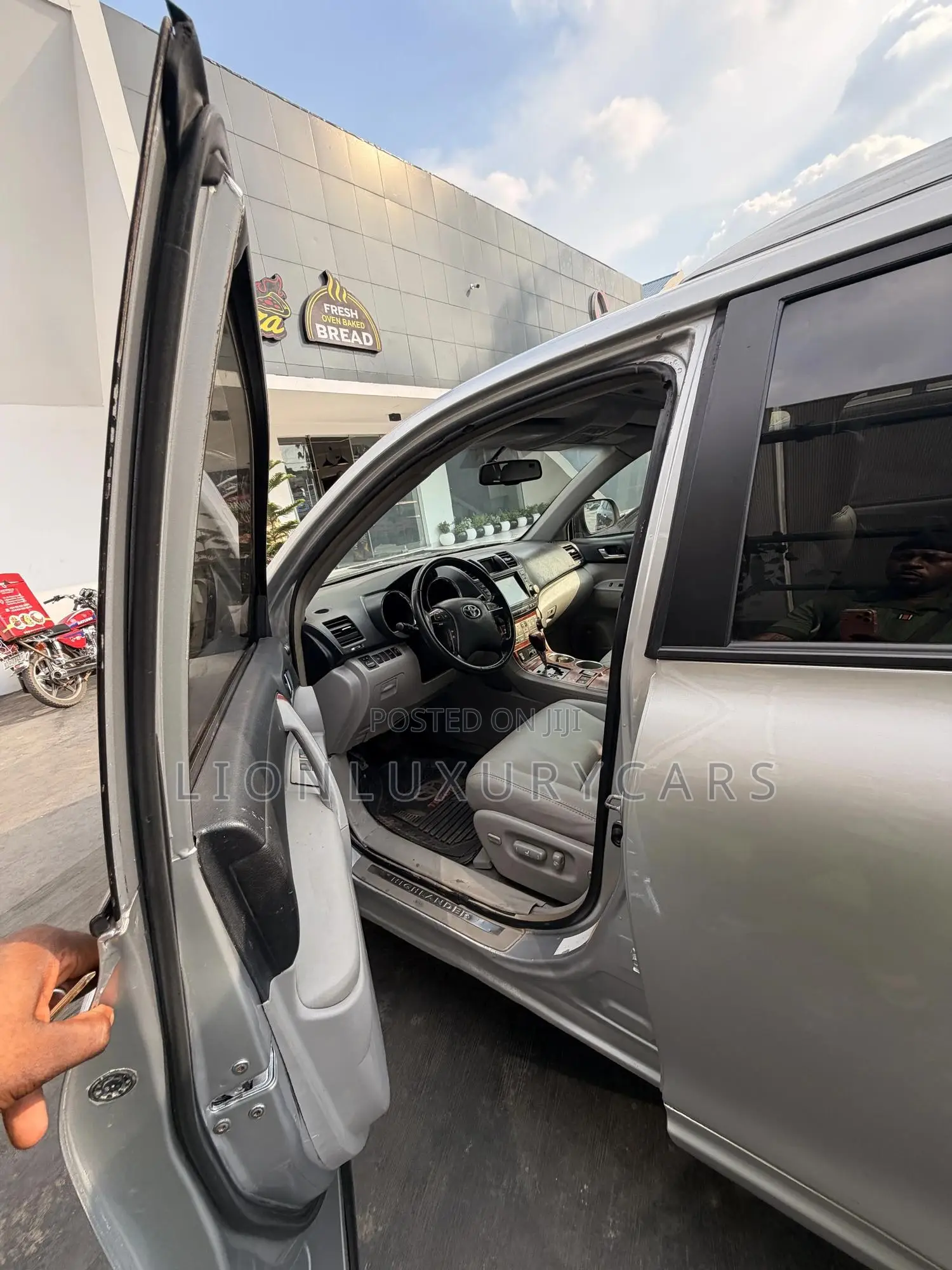 Toyota Highlander 2011 Silver