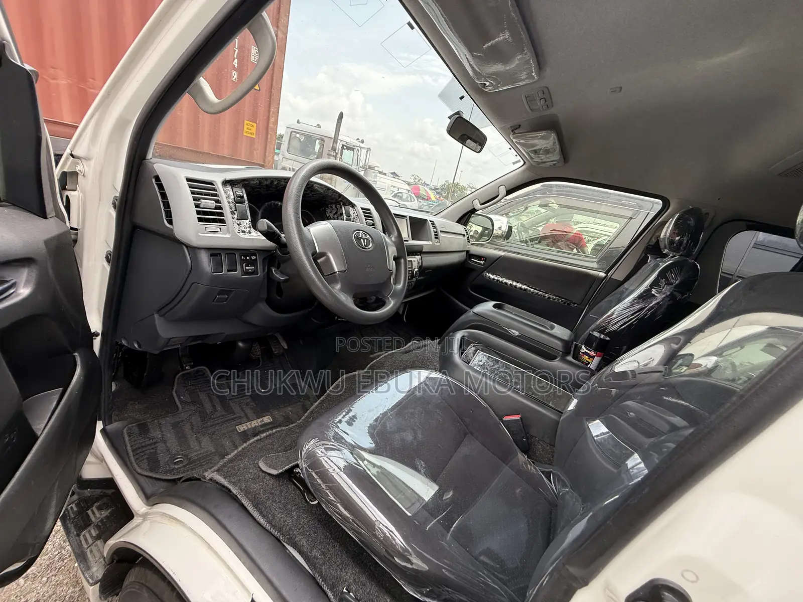 Toyota Grand HiAce 2015 White