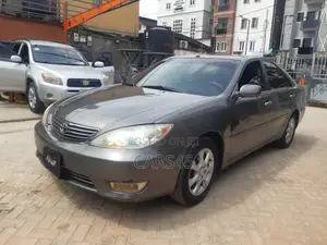 Toyota Camry 2006 Gray