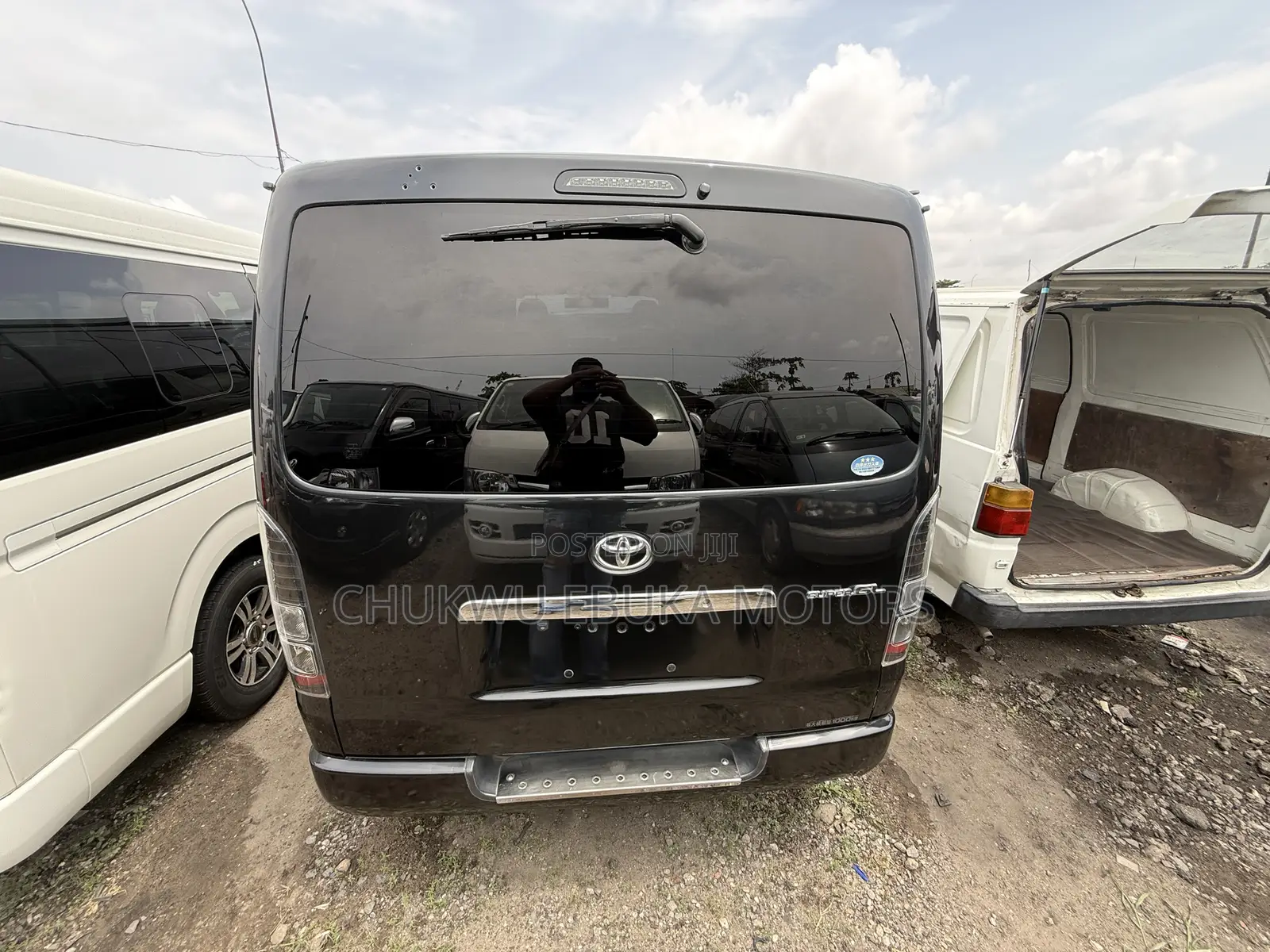 Toyota HiAce 2012 Black