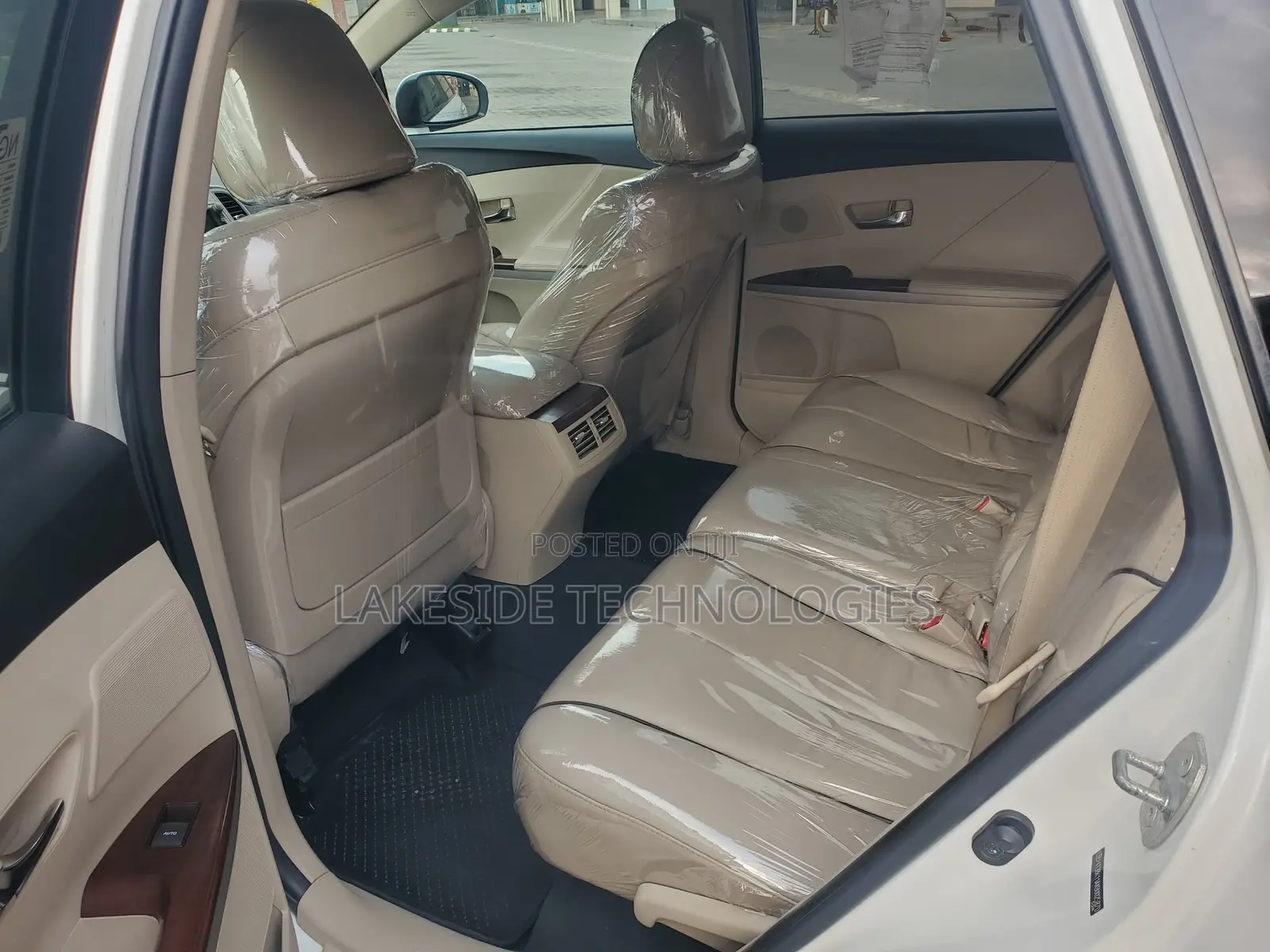 Toyota Venza 2010 White