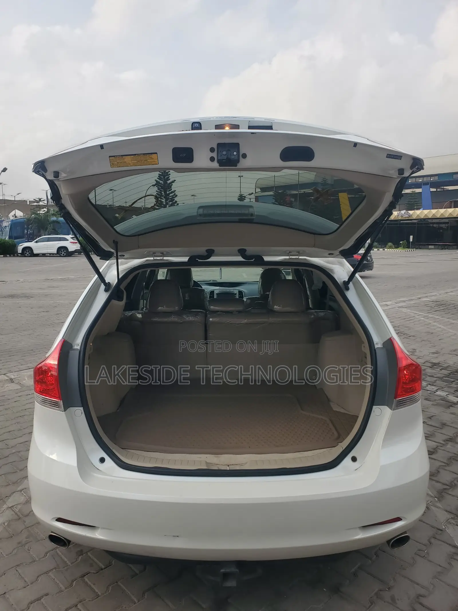 Toyota Venza 2010 White