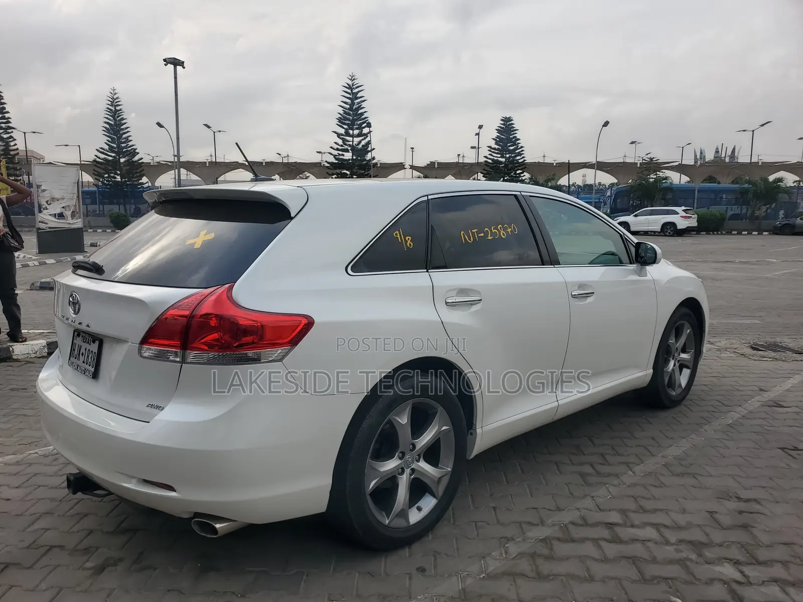 Toyota Venza 2010 White