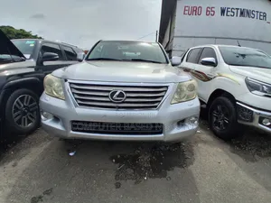 Lexus LX 570 2011 Silver