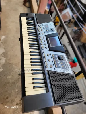 Roland Va-3 Arranger Keyboard