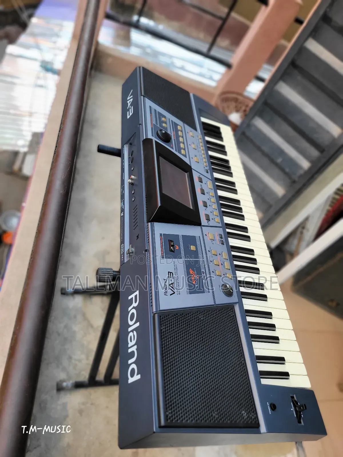Roland Va-3 Arranger Keyboard