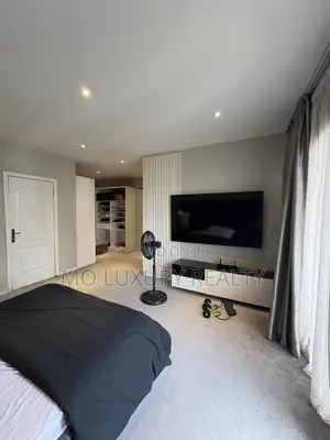4bdrm Townhouse / Terrace in Lekki Phase 1 for rent