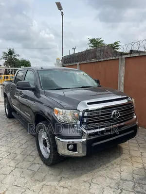 Toyota Tundra 2014 Black