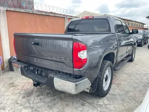 Toyota Tundra 2014 Black