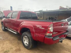 Toyota Tacoma 2009 Red