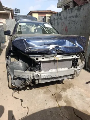 Mercedes Benz Glc300 Bumper, Headlight, Front Cut Replacement