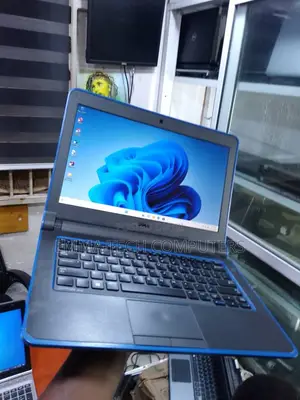 Laptop Dell Latitude 13 3340 8GB Intel Core i3 SSD 128GB