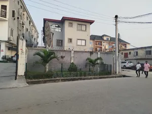16bdrm Block of Flats in Osapa for sale