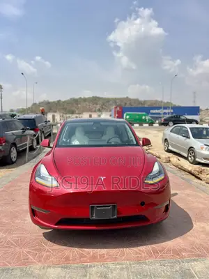Tesla Model Y 2021 Red