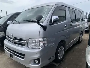 Toyota HiAce 2014 Silver