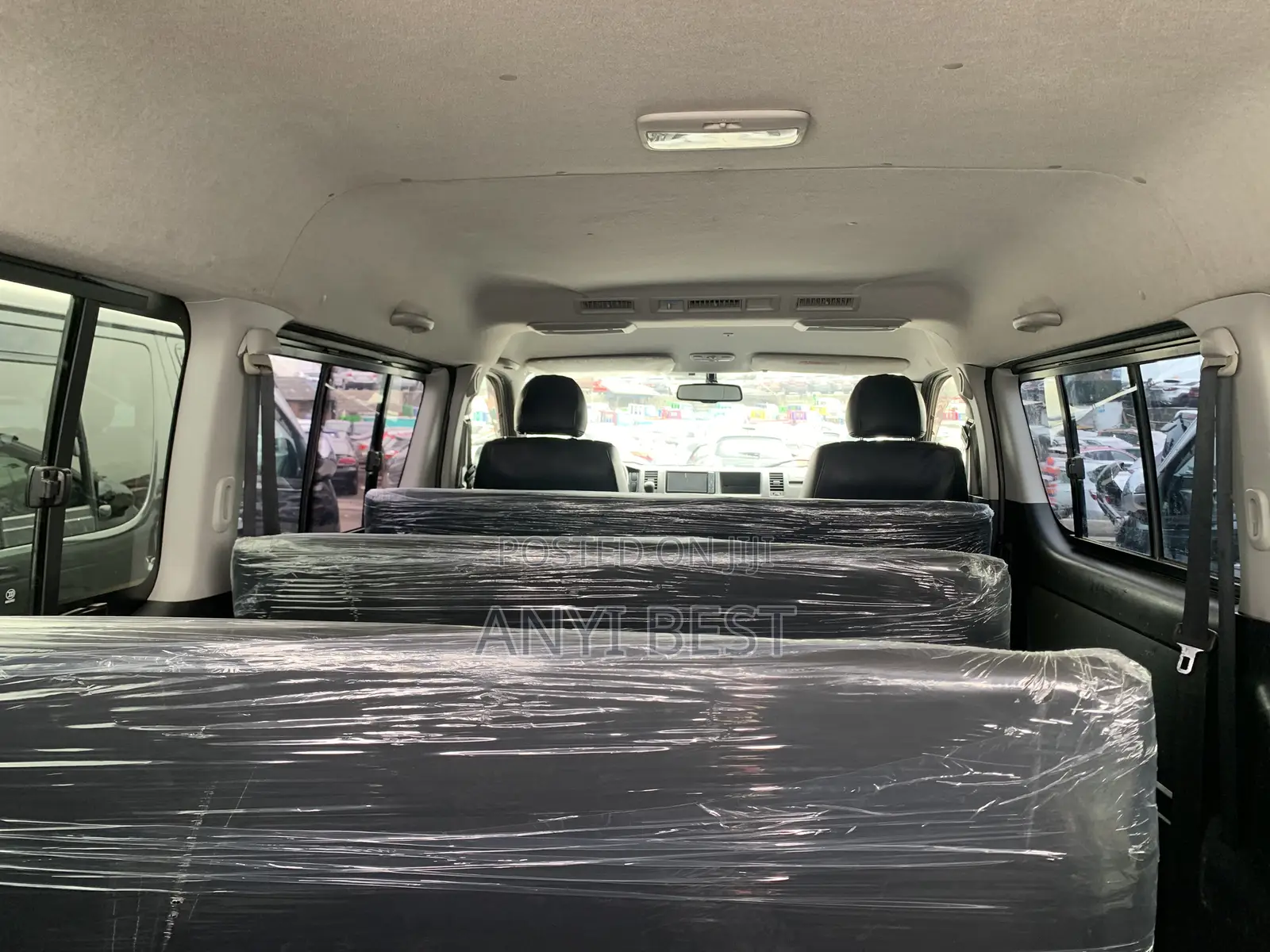 Toyota HiAce 2014 Silver