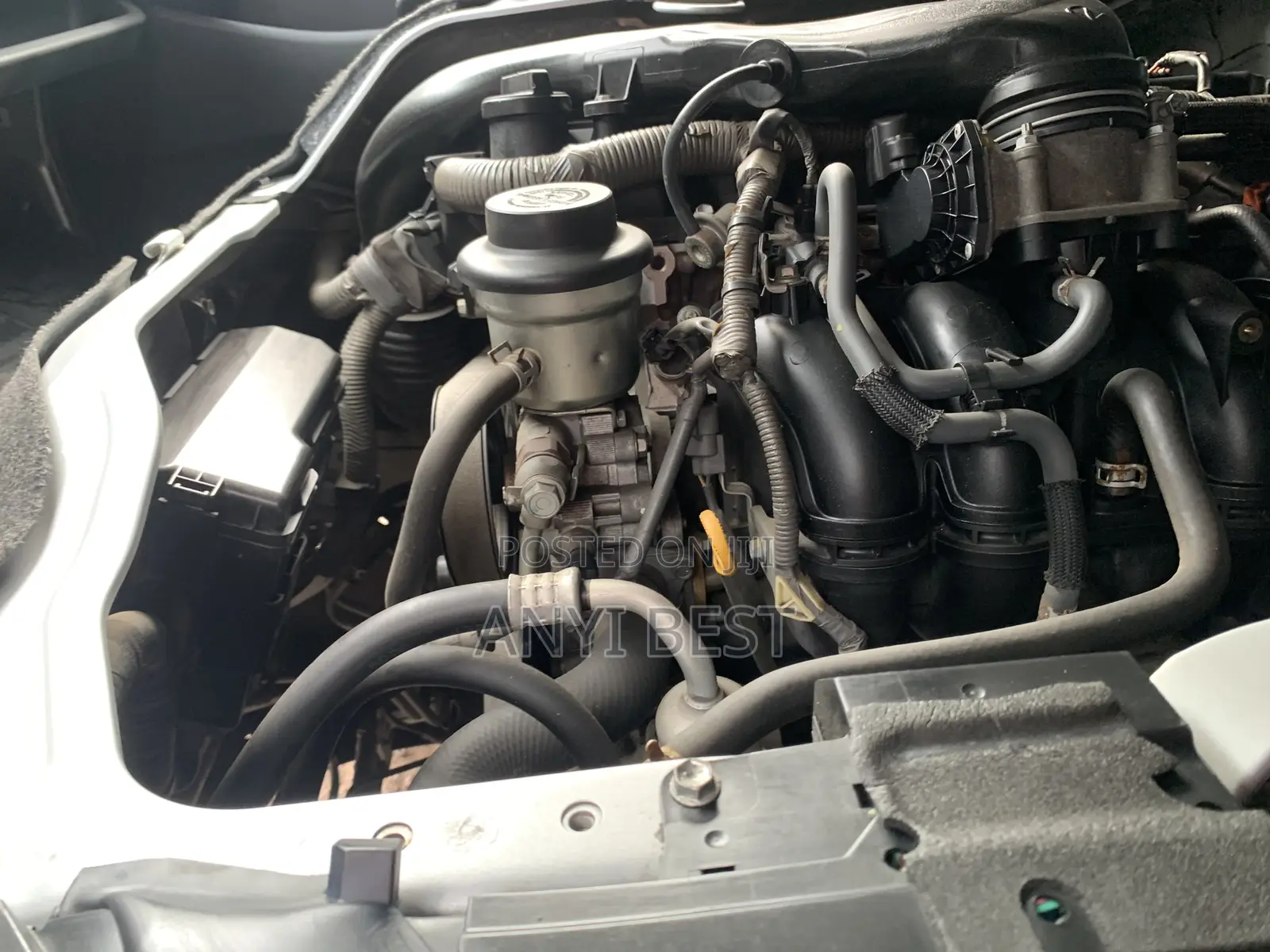 Toyota HiAce 2014 Silver